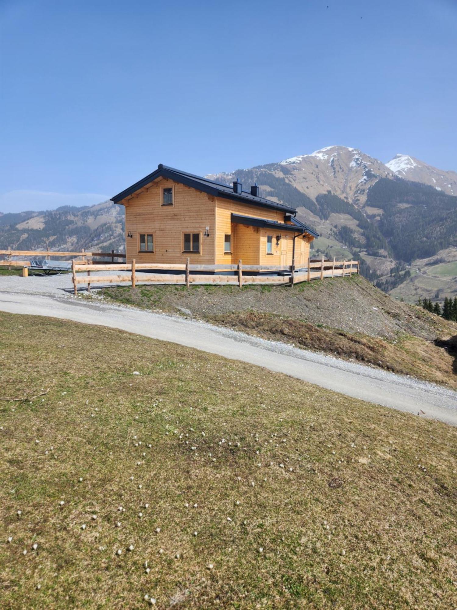 Lipphuette Top Lage Mit Traumhafter Aussicht เราริส ภายนอก รูปภาพ