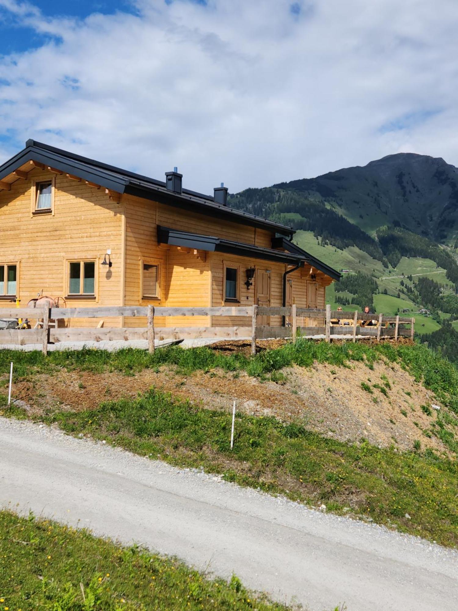 Lipphuette Top Lage Mit Traumhafter Aussicht เราริส ภายนอก รูปภาพ